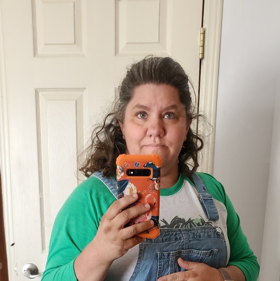 Meet your Posher, April - Picture 1 of 1